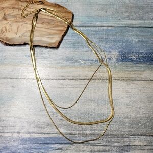 Elegant Gold Layered Necklace